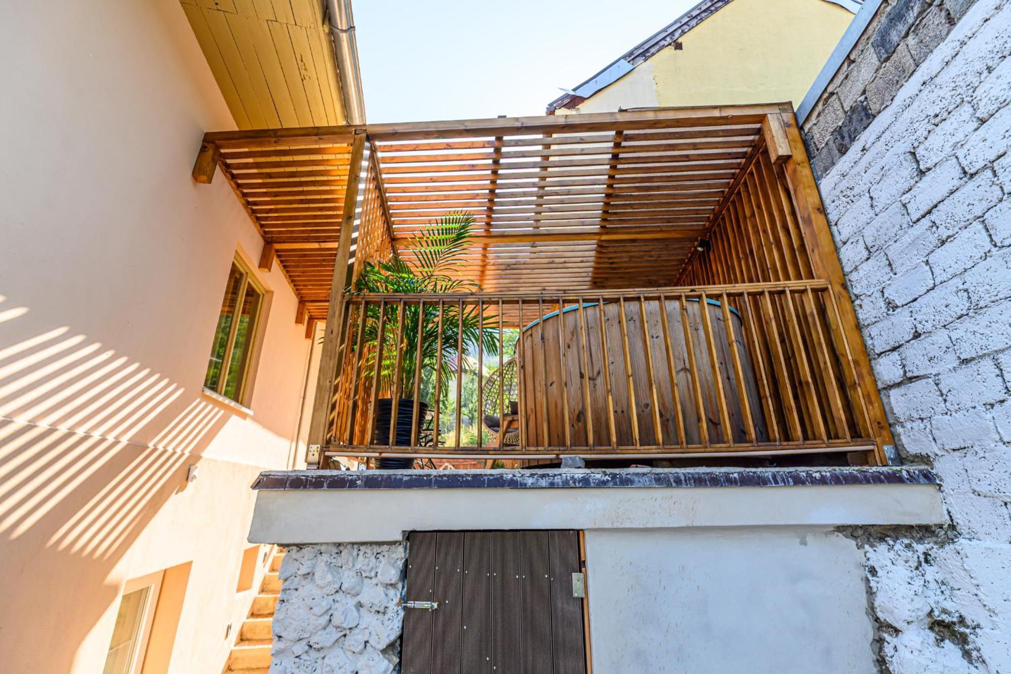 Lagom - Hot Tub Hideout Brașov Exterior foto