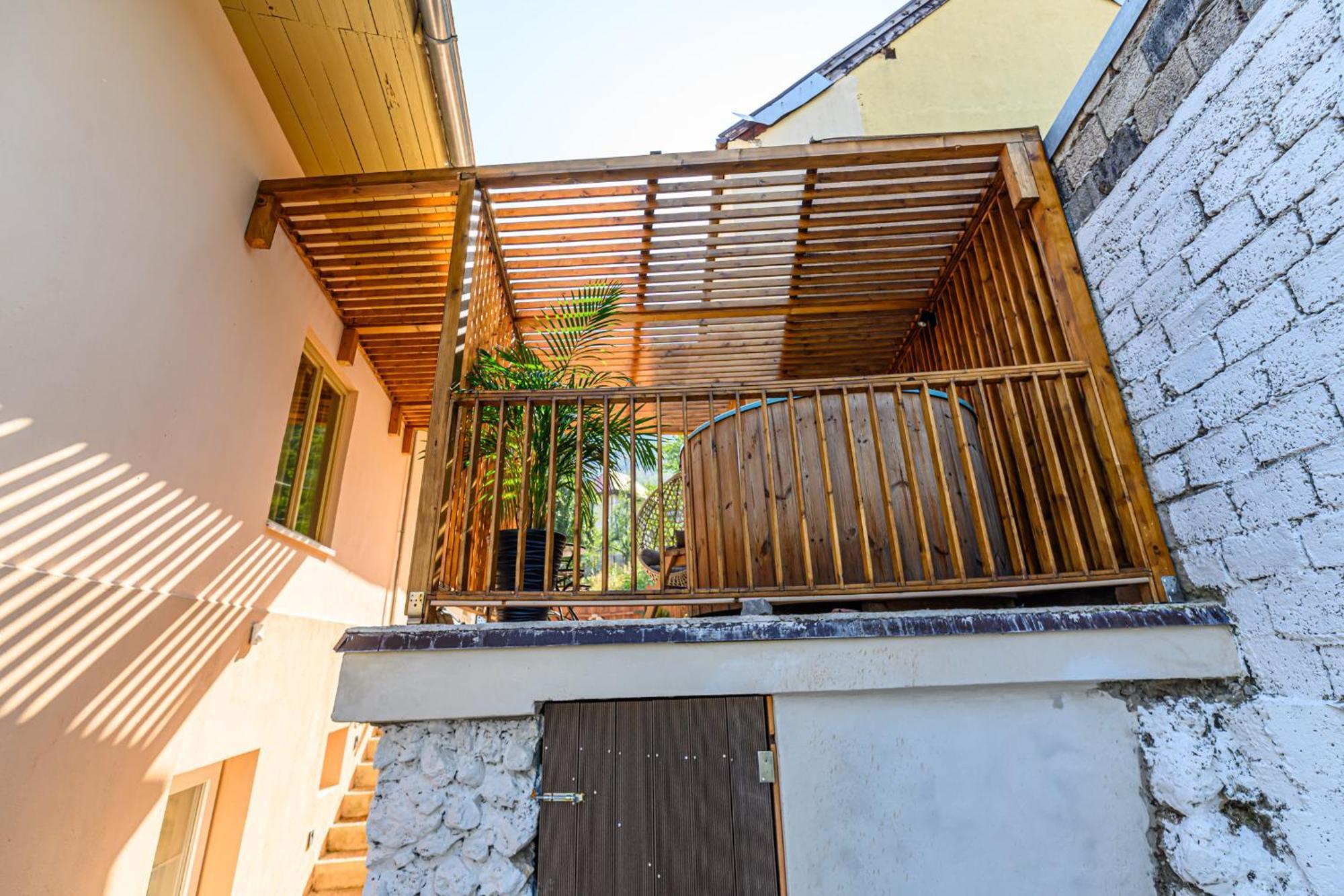 Lagom - Hot Tub Hideout Brașov Exterior foto